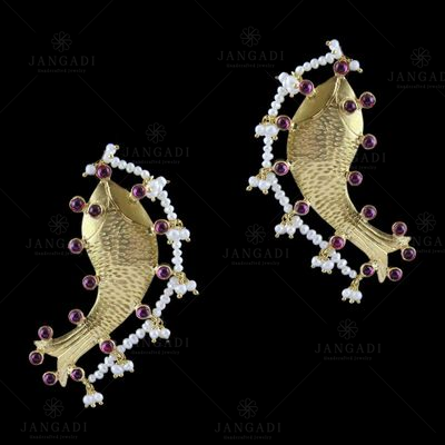 Gold Plated Fish Design Cuff Earring With Onyx ANd Pearl
