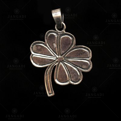 OXIDIZED SILVER FLOWER PENDENT
