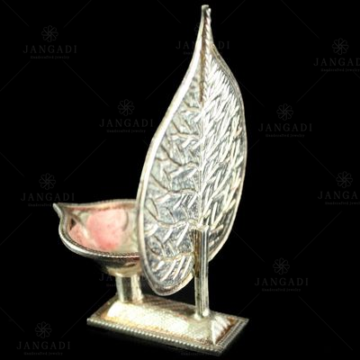 Silver Leaf Design Lamp